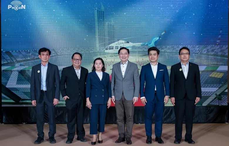 คุณสาธิต พุทธชัยยงค์ (ที่ 3 จากขวา) ประธา...