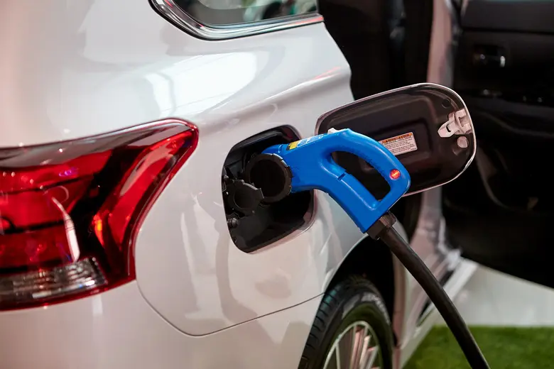 ล้ำของล้ำ! สุดยอดรถยนต์ที่จ่ายกระแสไฟให้บ้านได้ถึง 10 วัน  คนไทยก็เป็นเจ้าของได้ กับเทคโนโลยี "เดนโด ไดร์ฟ เฮ้าส์" จากมิตซูบิชิ มอเตอร์ส