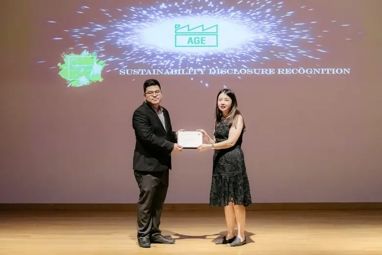 นางสาวปณิตา ควรสถาพร (ขวา) ผู้ช่วยกรรมการ...