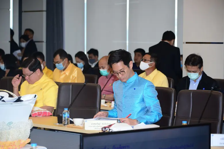 เมื่อวันที่ 25 ธันวาคม 2563 นายเนวินธุ์ ช...