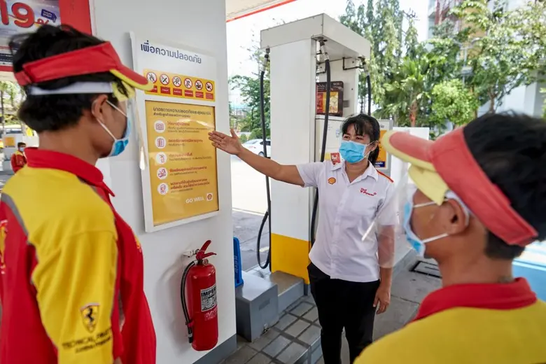 เชลล์ ย้ำความมั่นใจช่วงปีใหม่ ด้วยโปรโมชันเปลี่ยนถ่ายน้ำมันเครื่อง พร้อมคุมเข้มความสะอาดของสถานีบริการน้ำมันเพื่อความปลอดภัยของลูกค้า