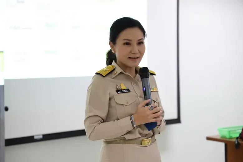 รมช.แรงงาน ชวนฝึกอาชีพออนไลน์กว่า 20 หลัก...