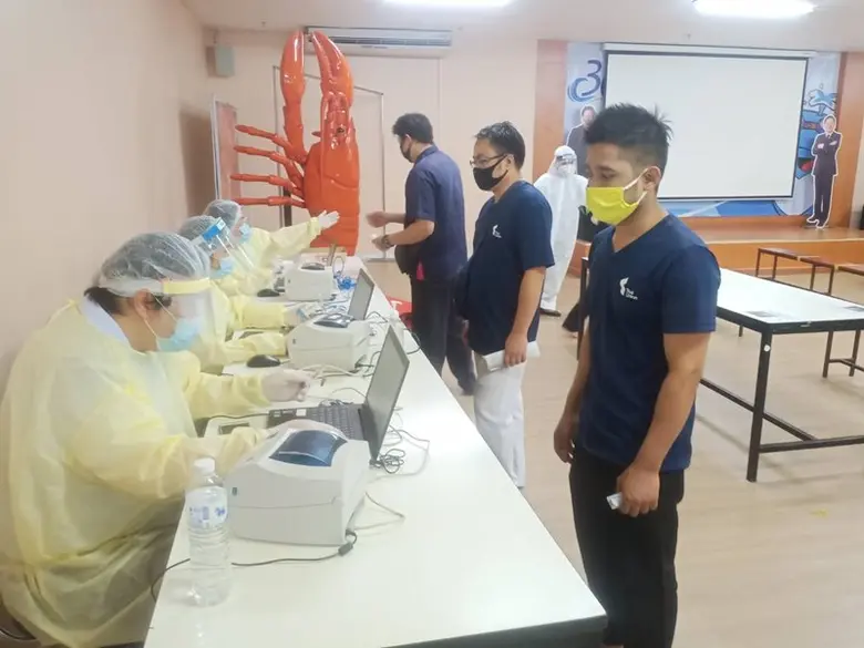 ไทยยูเนี่ยนรุดหน้าตรวจโควิดให้พนักงานกว่า 27,000 คนในสมุทรสาคร ยืนยันทุกโรงงานยังเปิดตามปกติ