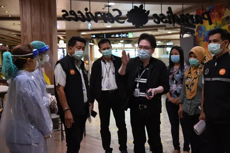 พาราไดซ์ พาร์ค ลุยเข้ม! บิ๊กคลีนนิ่งทั่วศูนย์ฯ ขานรับนโยบายภาครัฐในการป้องกันอย่างเคร่งครัด เปิดบ้านรับเขตประเวศและสาธารณสุข 57 ลงตรวจพื้นที่