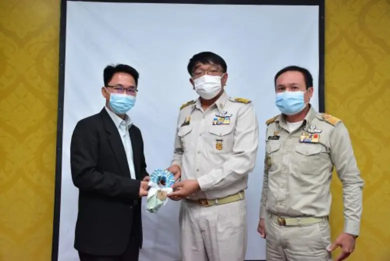 รศ.ดร.ไมตรี อินทร์ประสิทธิ์ รองอธิการบดีฝ...