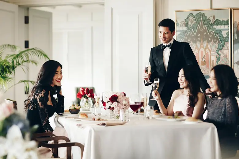 สัมผัสประสบการณ์ใหม่กับการรับประทานอาหาร ...