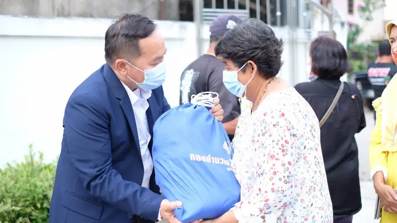 "พลเอก ประวิตร" ห่วงน้ำท่วมใต้ สั่ง กอนช. มอบถุงยังชีพช่วยชาวยะลา-ปัตตานี  พร้อมวางแผนจัดหาน้ำสนับสนุนเมืองต้นแบบสามเหลี่ยม มั่นคง มั่งคั่ง ยั่งยืน