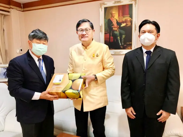 มหาวิทยาลัยมหิดล นำโดย ศาสตราจารย์ นายแพท...