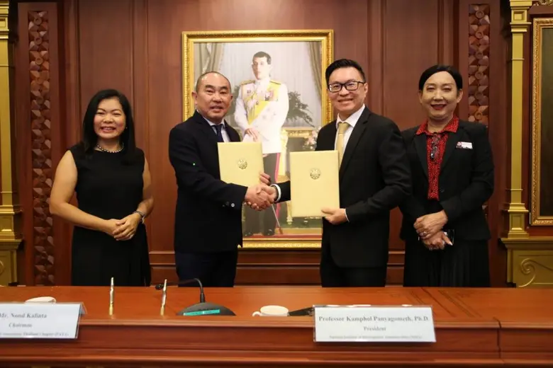 นายนนท์ กลินทะ (ที่ 2 จากซ้าย) รองกรรมการ...