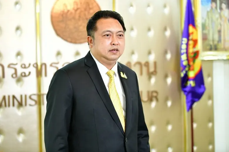 สุชาติ ชมกลิ่น รมว.แรงงาน มอบกรมสวัสดิการ...