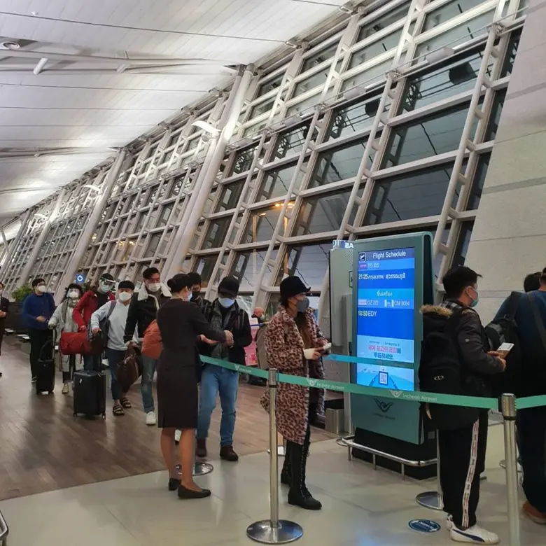 นาวาอากาศตรี อนิรุต แสงฤทธิ์ รองกรรมการผู...