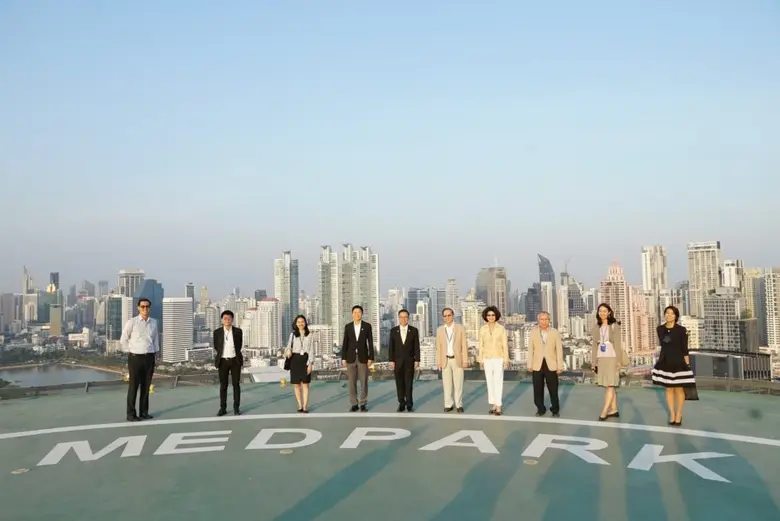 นายนฤตม์ เทอดสถีรศักดิ์ รองเลขาธิการคณะกร...