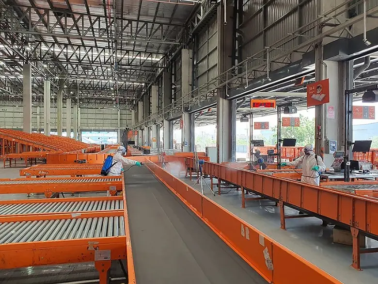 ผู้บริหาร เคอรี่ เอ็กซ์เพรส ประกาศยกระดับมาตรการรับมือโควิดระลอกใหม่ มั่นใจจำนวนพัสดุที่เพิ่มขึ้นไม่ส่งผลกระทบ