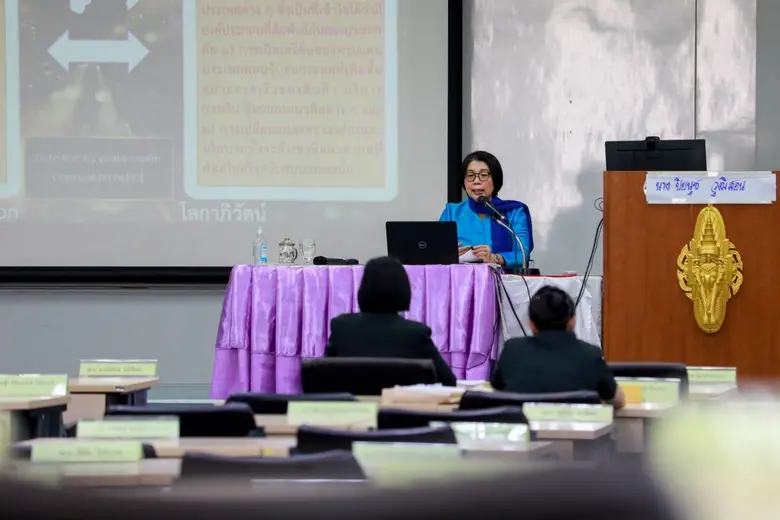 ผู้ตรวจฯ ดีอีเอส บรรยายพิเศษ เรื่อง "โลกาภิวัฒน์กับผลกระทบต่อสังคมไทยในปัจจุบัน" ให้กับผู้อบรมหลักสูตรหลักประจำวิทยาลัยการทัพบกชุดที่ 66