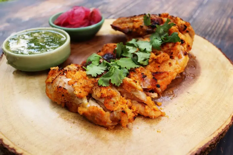 สุดฟินกับเมนูอาหารอีสานสไตล์ตะวันตก ที่ "Monkey Pod" ทาปาสบาร์เรสเตอรองแอนด์คาเฟ่ สุขุมวิท 13