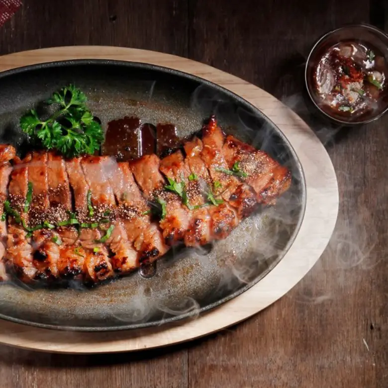 ปักหมุดร้านอร่อยเด็ดโดนใจสายกิน มื้อไหนก็ฟินสุดอิ่มคุ้มที่ "เอ็ม บี เค เซ็นเตอร์"