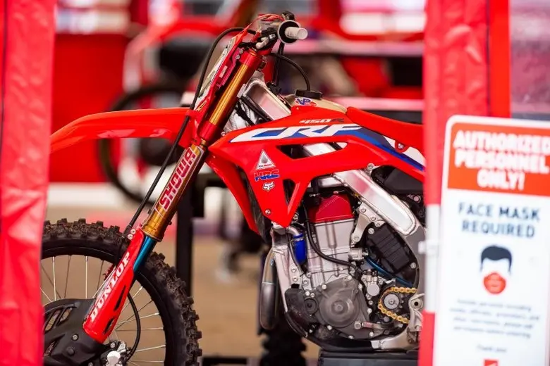 "ร็อคเซ่น" ฟอร์มโหด ควบ CRF450R ยึดจ่าฝูง AMA Supercross 2021
