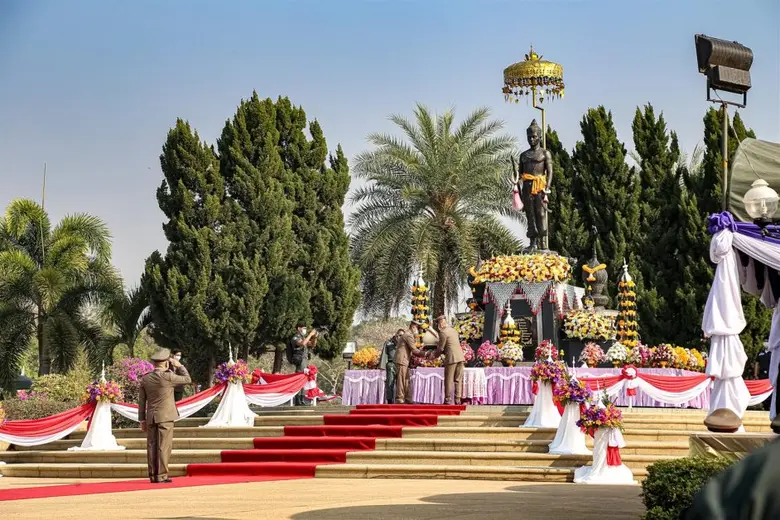 รองอธิการบดีฝ่ายสิ่งแวดล้อมและภูมิทัศน์ ผ...