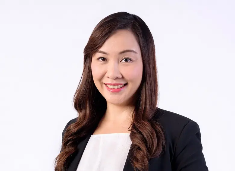 ธุรกิจหนังสือ สื่อโทรทัศน์แบบดั้งเดิม และ...