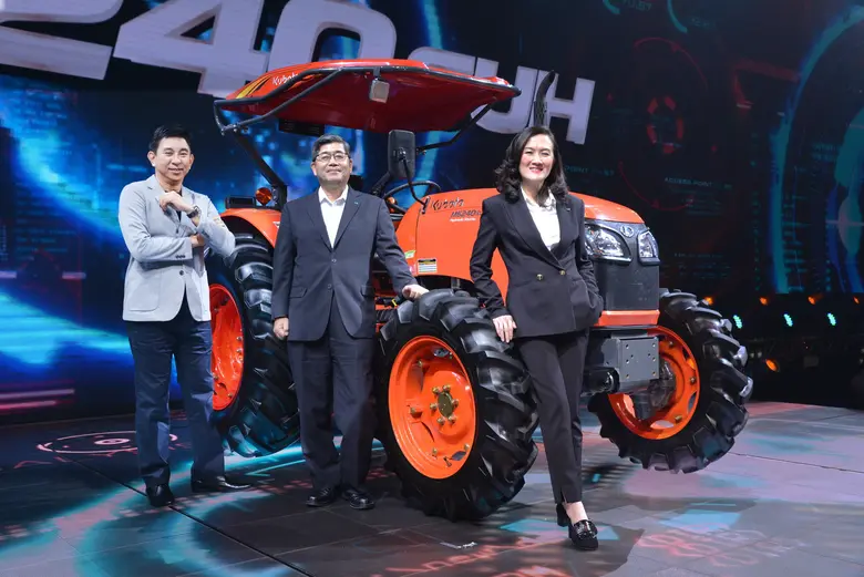 ทาคาโนบุ อะซึมะ วราภรณ์ โอสถาพันธุ์ และพิ...