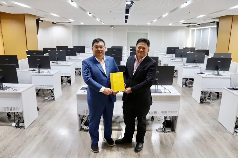 นายสมจิตร์ เปี่ยมเปรมสุข กรรมการบริหาร บร...