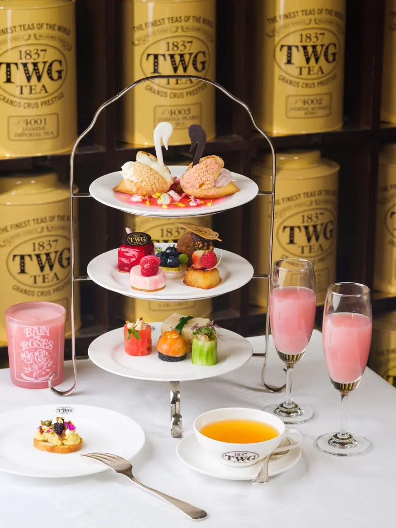 ในวาระแห่งความหฤหรรษ์ "วันแห่งความรัก" และ "เทศกาลต...