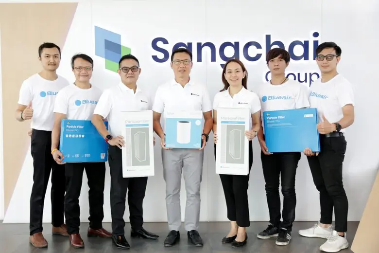 นายวรเทพ อัศวนิเวศน์ กรรมการผู้จัดการ พร้...