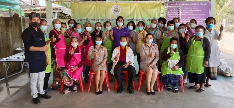 นายสมศักดิ์ เพ็งธรรม ผู้อำนวยการสำนักงานพ...