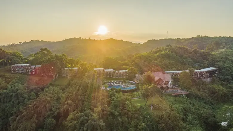 สัมผัสธรรมชาติระหว่างทำงานกลางป่าใหญ่ กับ อนันตรา สามเหลี่ยมทองคำ