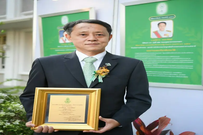 "พิศาล" รับโล่นิสิตเก่าม.เกษตรฯ ดีเด่น ปี 64 นั่งเลขาฯ มกอช.