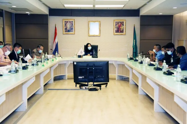 รมช.มนัญญา รับหนังสือให้พิจารณาแนวทางแก้ไขเยียวยาฟื้นฟูอาชีพแท็กซี่ พร้อมมอบกรมส่งเสริมสหกรณ์เข้าให้ความช่วยเหลือสมาชิกสหกรณ์