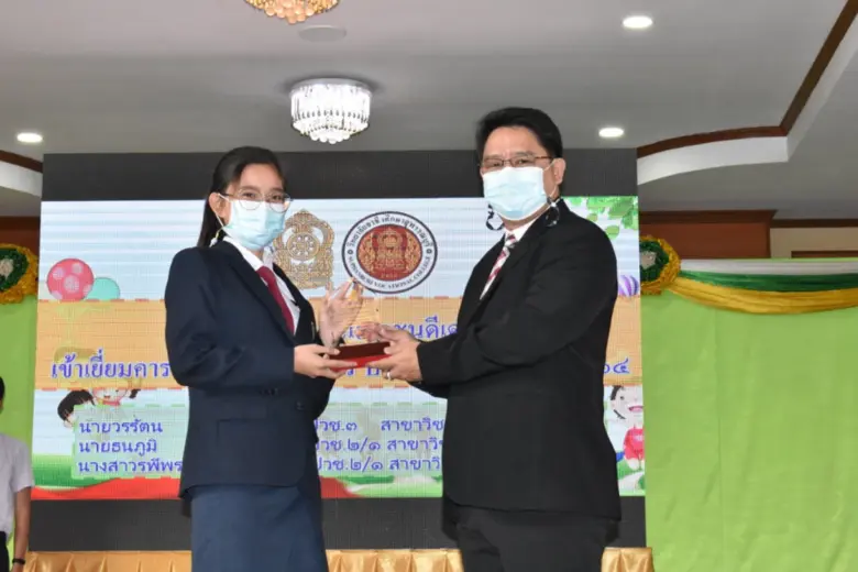 ดร.ศรากร บุญปถัมภ์ ผู้อำนวยการวิทยาลัยอาชีวศึกษาสุพ...