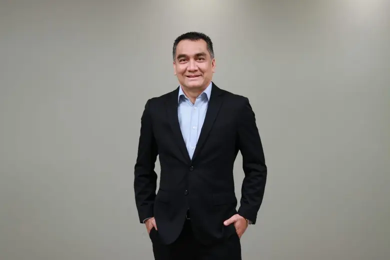 นายพรชลิต พลอยกระจ่าง รองกรรมการผู้จัดการ...