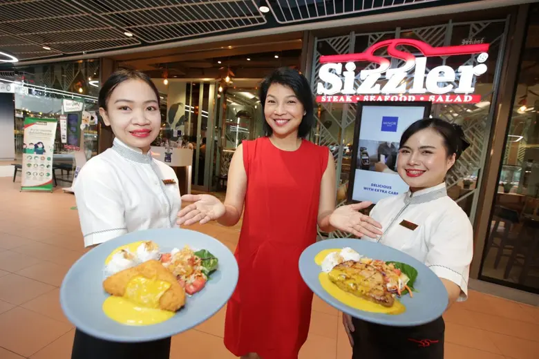 นางนงชนก สถานานนท์ ผู้ช่วยรองประธานบริหาร กลุ่มการต...