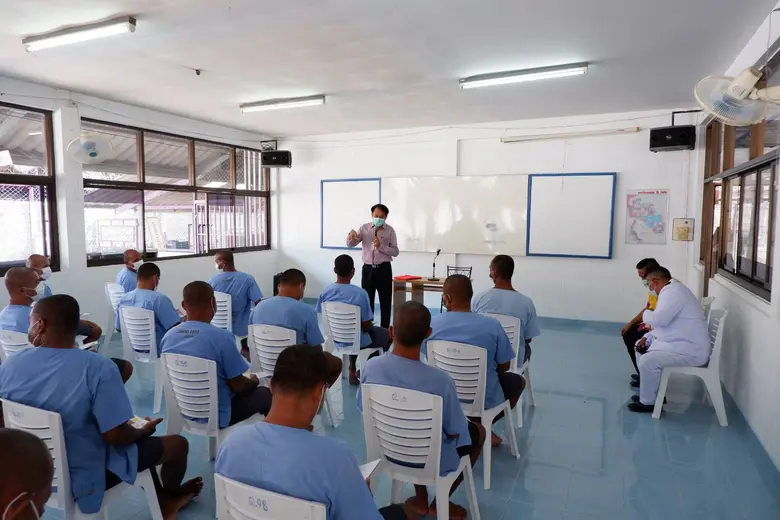 สพร 22 นศ. จับมือกับทัณฑสถานวัยหนุ่มฯ ฝึกอาชีพเสริมสาขาช่างก่ออิฐ