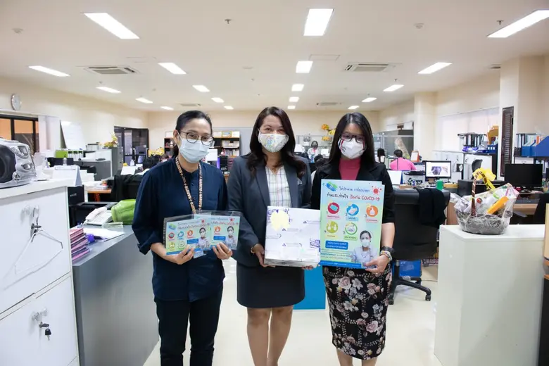 ตัวแทนผู้บริหาร โรงพยาบาลลานนา นางจิราลัก...