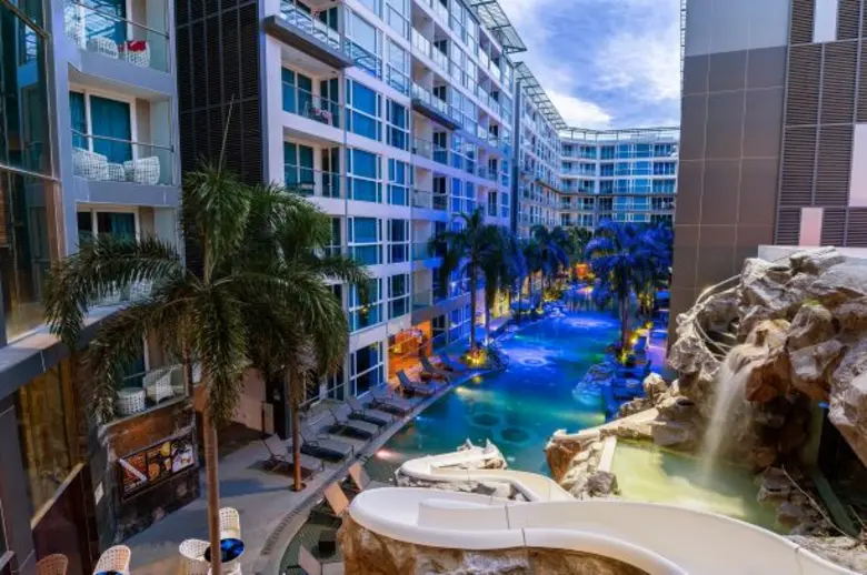 โรงแรมเซ็นทารา อาซัวร์ พัทยา ครองตำแหน่ง ...