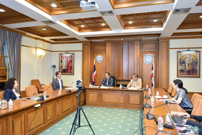 นายกลินท์ สารสิน ประธานกรรมการหอการค้าไทย...