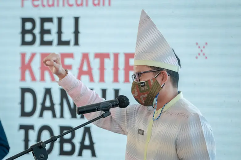 ระหว่างการประกาศนโยบายเมื่อวันเสาร์ที่ผ่า...