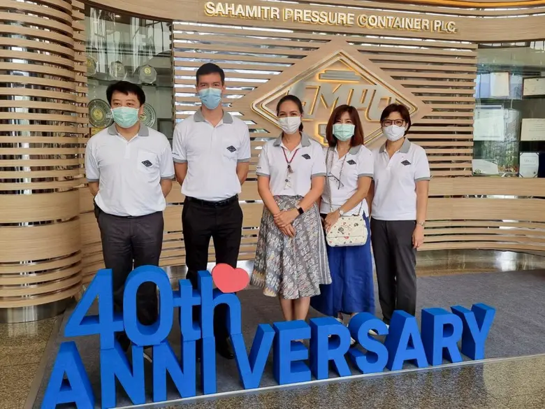 นางปัทมา เล้าวงษ์ (กลาง) รองกรรมการผู้จัด...