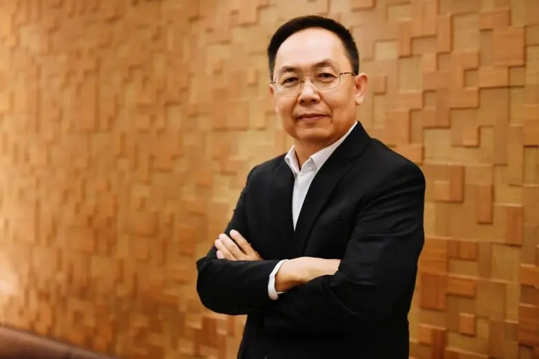 นายสมคิด วรรณลุกขี รองกรรมการผู้จัดการอาว...