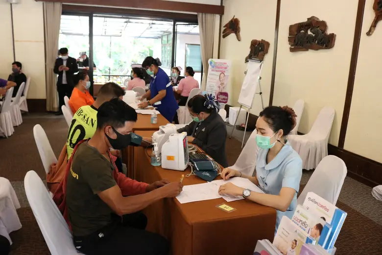 ปกส.เชียงใหม่ ร่วมกับ รพ.ลานนา ตรวจสุขภาพผู้ประกันตน โรงแรมสิบแสน