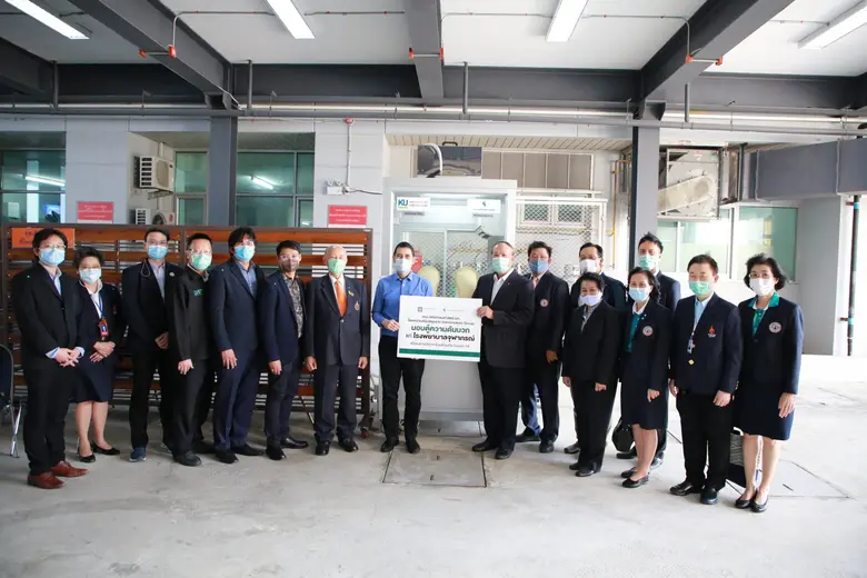 คณะวิศวฯ มก. มอบนวัตกรรมต้านภัยโควิด-19 ให้ รพ.จุฬาภรณ์