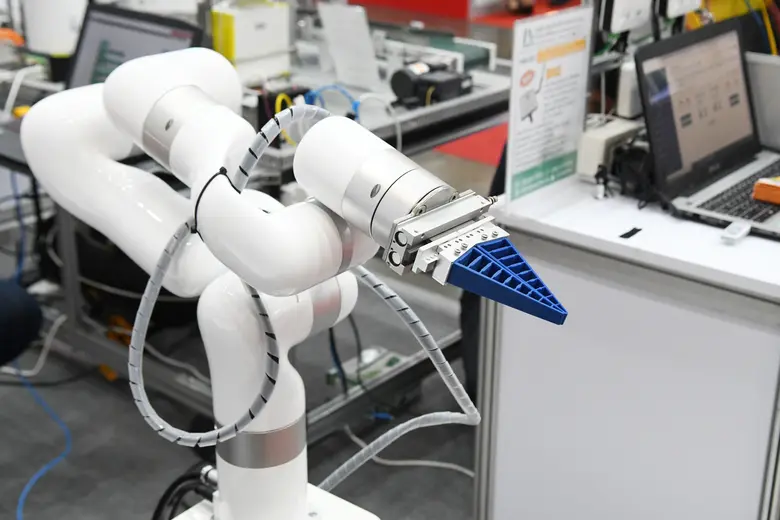 ไทยแอดวานซ์เซ็นเตอร์ เสริมทัพธุรกิจด้วย Thai PLC Centerสร้างช่างมืออาชีพ ตอบโจทย์ตลาดแรงงานไทย