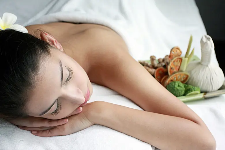 เพราะในแต่ละวัน เราต้องเผชิญกับแสงแดด ฝุ่...