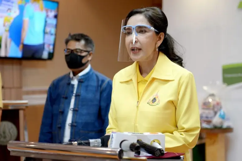 นางสาวมนัญญา ไทยเศรษฐ์ รัฐมนตรีช่วยว่าการ...