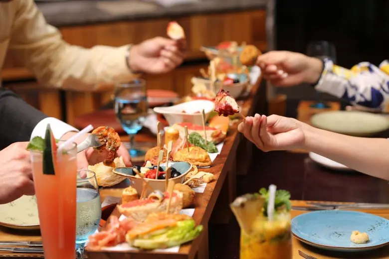 ขอชวนเหล่านักชิมทุกท่านมาร่วมสัมผัสอาหารส...