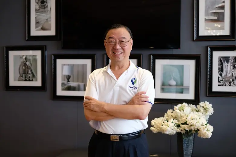 นายแพทย์กฤตวิทย์ เลิศอุตสาหกูล ประธานเจ้า...