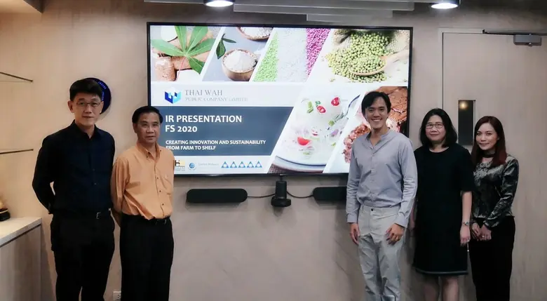 คุณโฮ เรน ฮวา (ที่ 3 จากขวา) ประธานเจ้าหน...