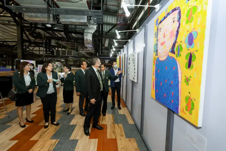 อพวช. เปิดบ้านใหม่ให้สถาบันพระปกเกล้า รุ่นที่ 24 กลุ่มบ้านเจริญกรุง ร่วมกับเหล่าศิลปินและมูลนิธิออทิสติกไทย จัดนิทรรศการแสดงผลงานในโครงการ Find Arts